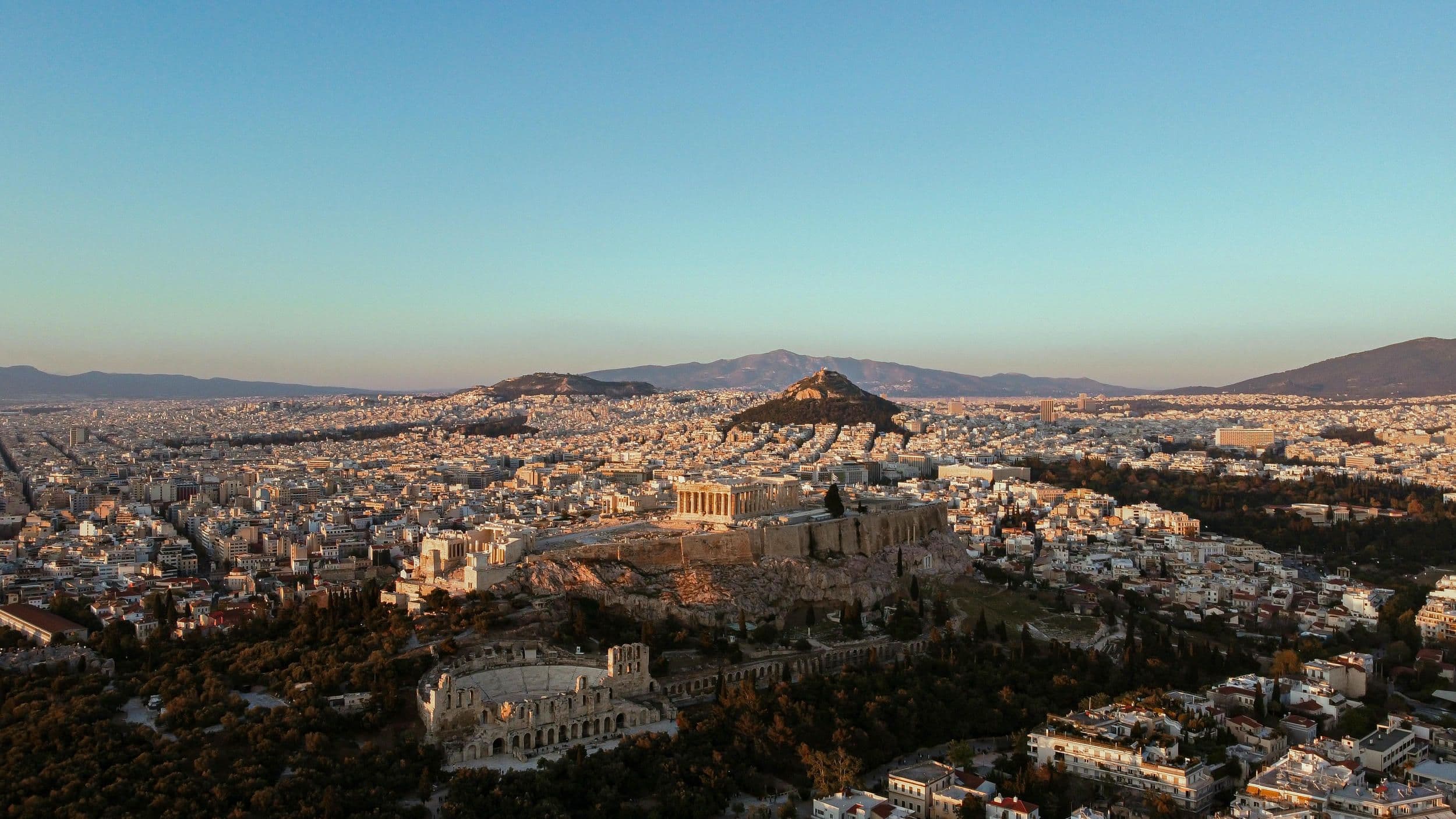 Athens, between classical ruins and Mediterranean modernism