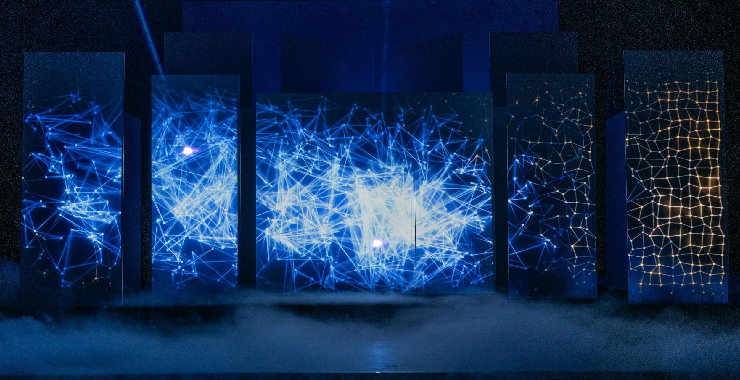 Luce5 / The “invisible” light merging with architecture