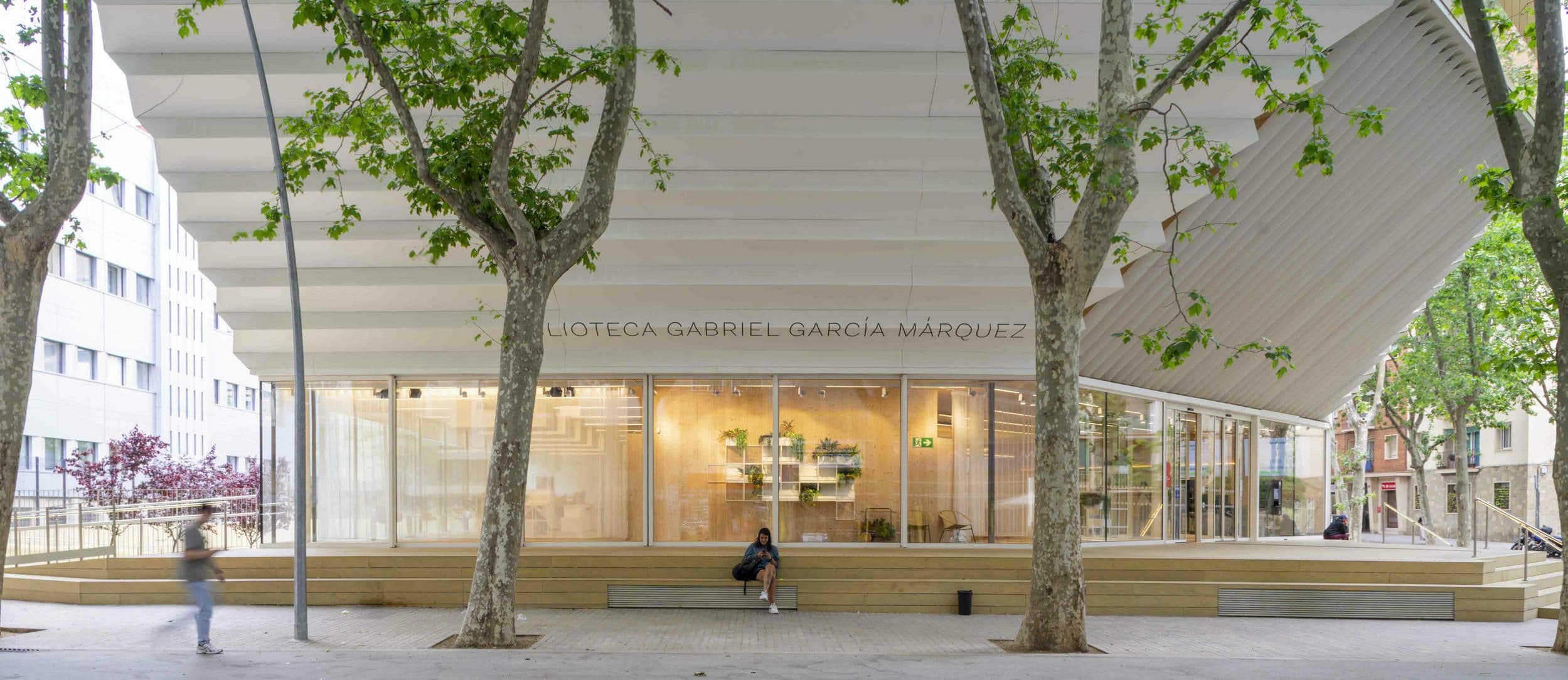 A visit to a contemporary monument